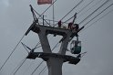 Einsatz BF Hoehenretter Koelner Seilbahn Hoehe Zoobruecke P2114